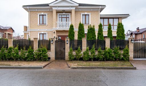 Классический дом в Папушево парке