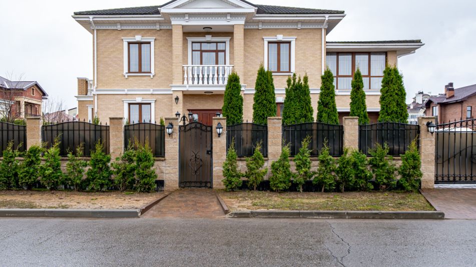 Классический дом в Папушево парке