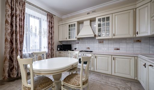 Классический дом в Папушево парке