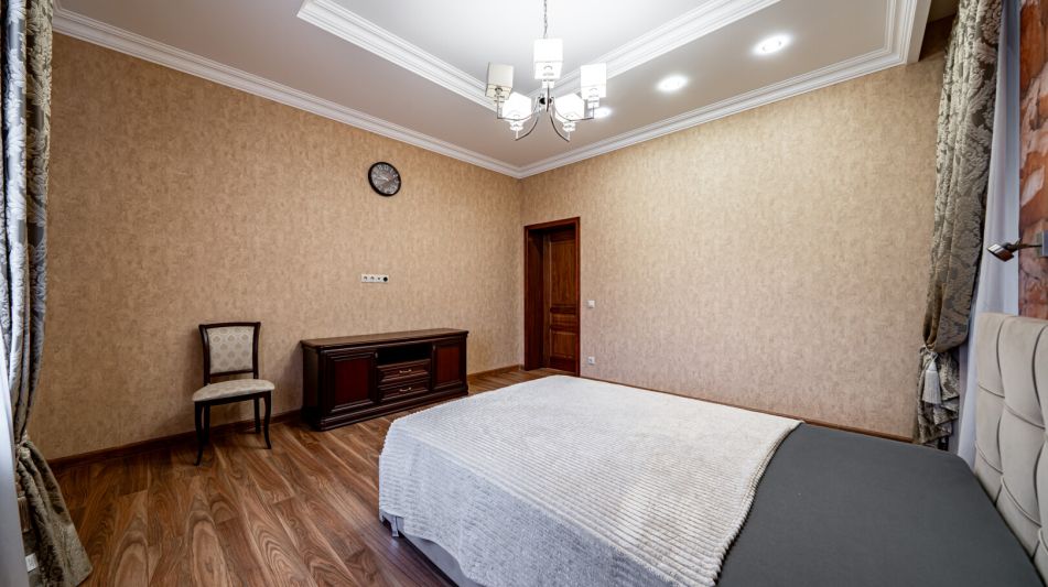 Классический дом в Папушево парке