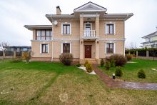 Классический дом в Папушево парке