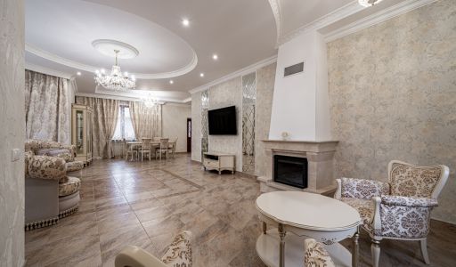 Классический дом в Папушево парке