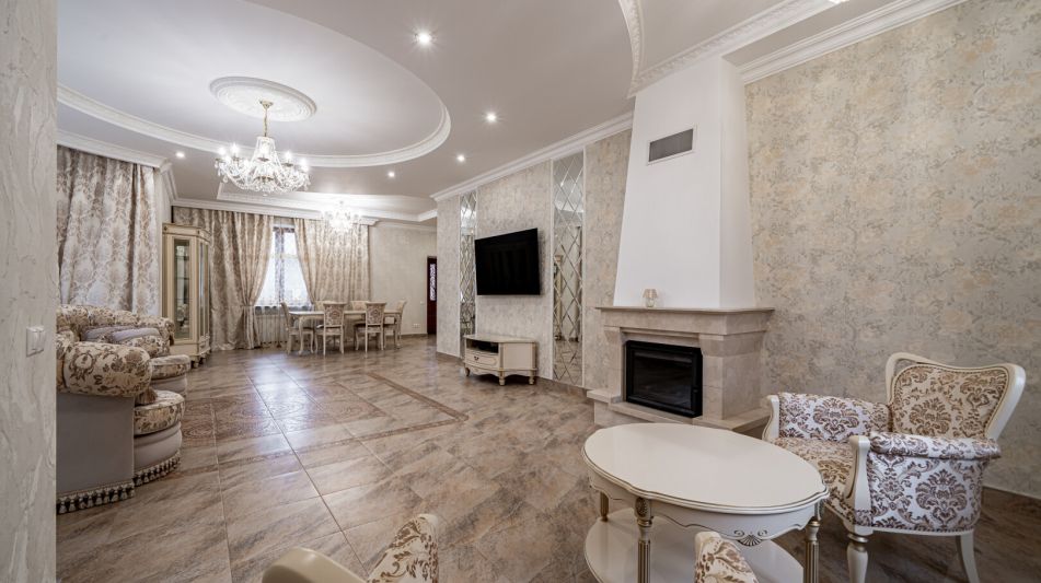 Классический дом в Папушево парке