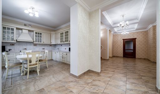 Классический дом в Папушево парке