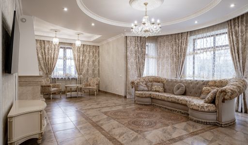 Классический дом в Папушево парке