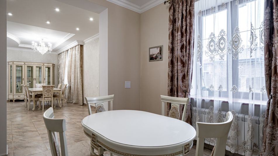 Классический дом в Папушево парке