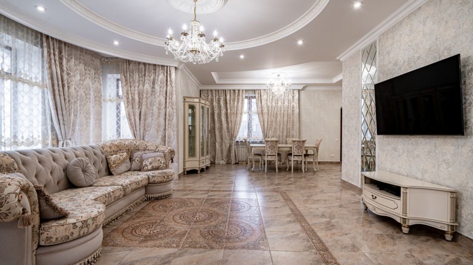 Классический дом в Папушево парке