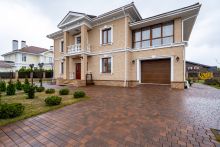 Классический дом в Папушево парке