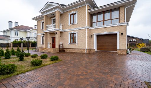 Классический дом в Папушево парке