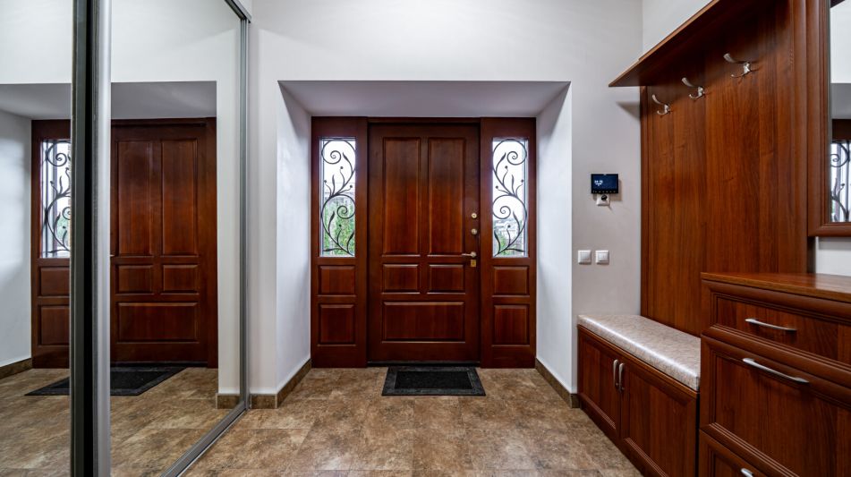 Классический дом в Папушево парке