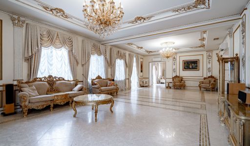 Классический дом в Славково