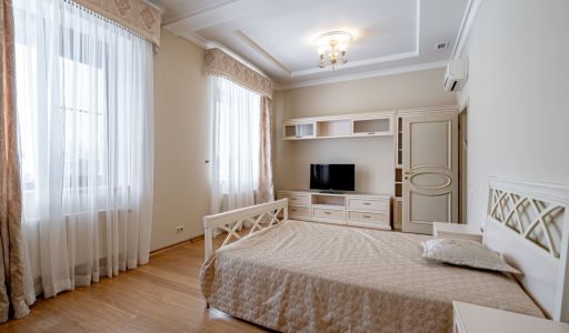 Классический дом в Славково