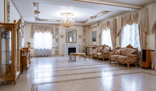 Классический дом в Славково