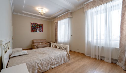 Классический дом в Славково