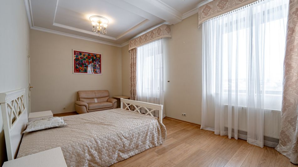 Классический дом в Славково