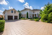 Классический дом в Славково