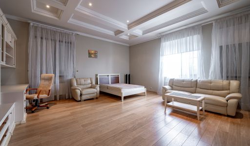 Классический дом в Славково