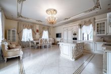 Классический дом в Славково