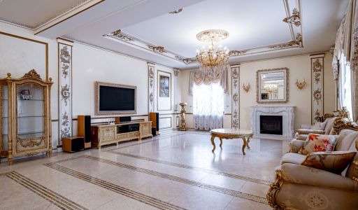 Классический дом в Славково