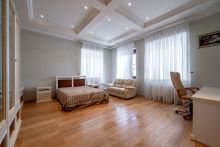 Классический дом в Славково