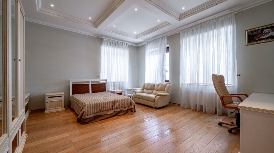 Классический дом в Славково