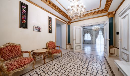 Классический дом в Славково