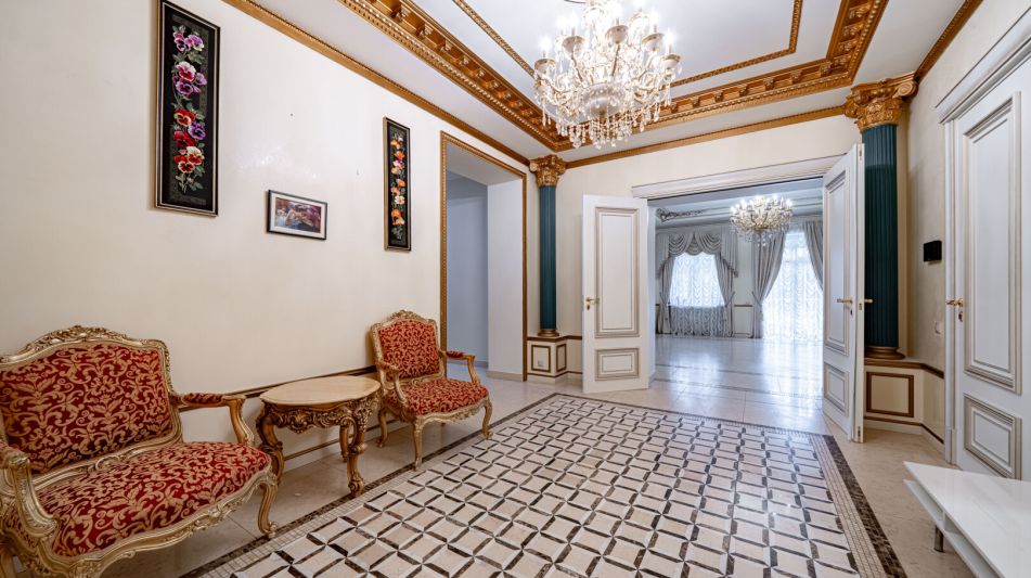 Классический дом в Славково