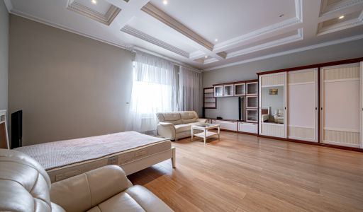 Классический дом в Славково