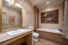 Классический дом в Славково