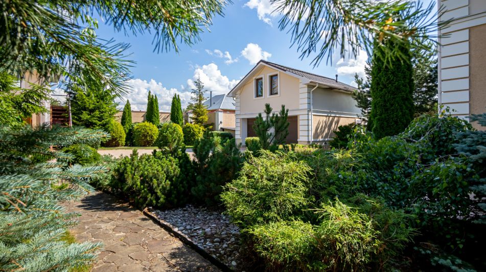 Классический дом в Славково