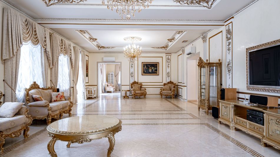 Классический дом в Славково