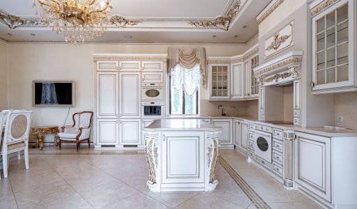 Классический дом в Славково