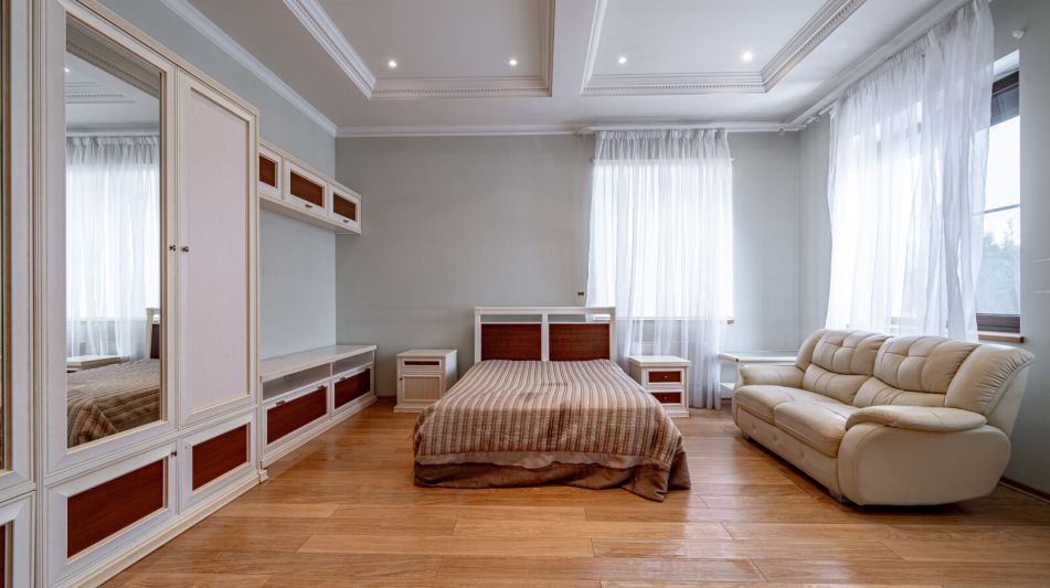 Классический дом в Славково