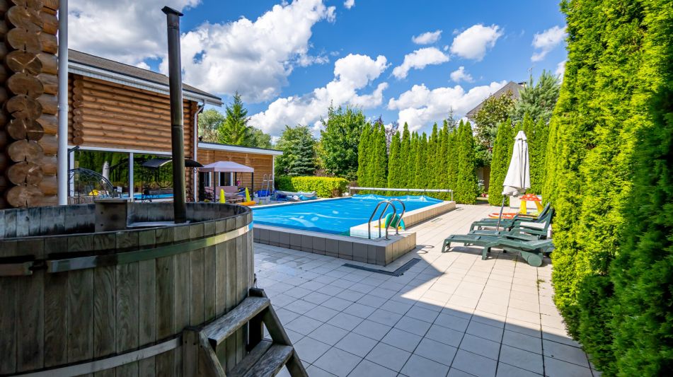 Классический дом в Славково