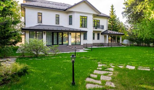 Классический дом в КП Бенилюкс