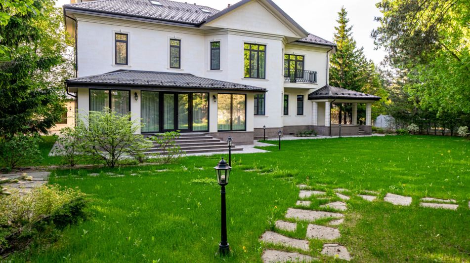 Классический дом в КП Бенилюкс