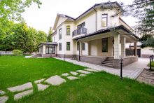 Классический дом в КП Бенилюкс