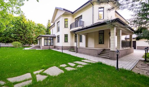 Классический дом в КП Бенилюкс