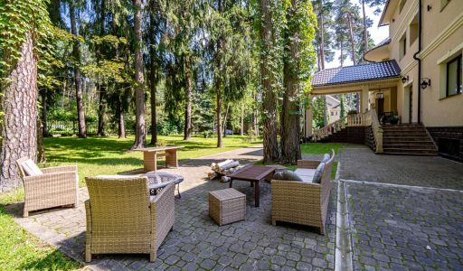 Дом с бассейном в КП Сосновый бор