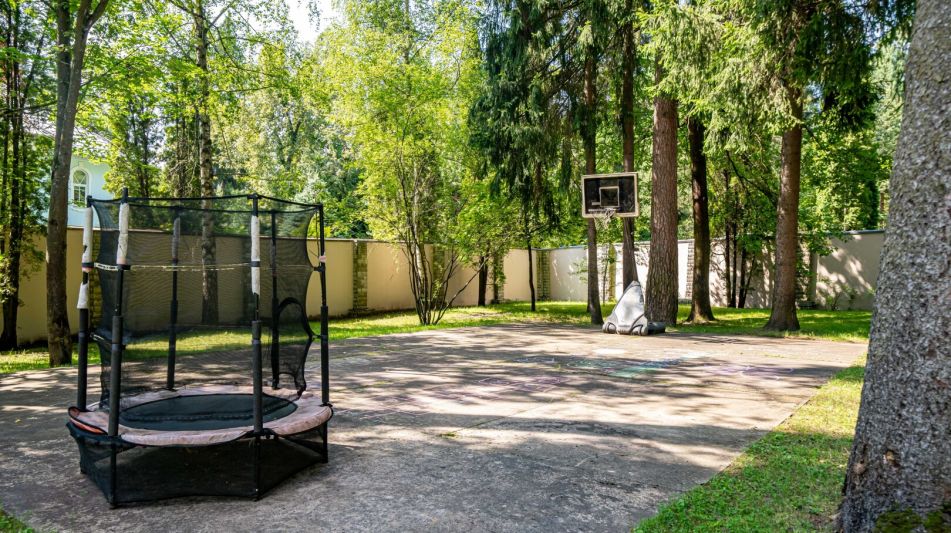 Дом с бассейном в КП Сосновый бор