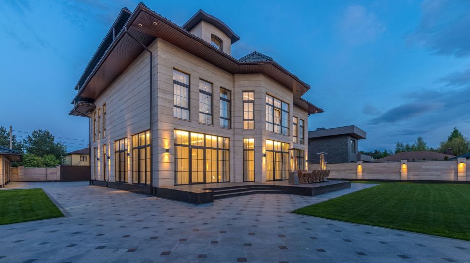 Дом в поселке Знаменское поле