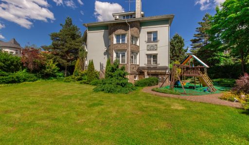 Дом с отделкой в КП Береста