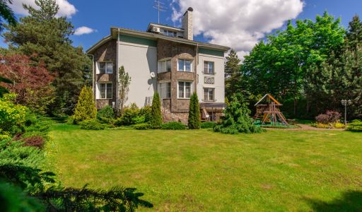 Дом с отделкой в КП Береста