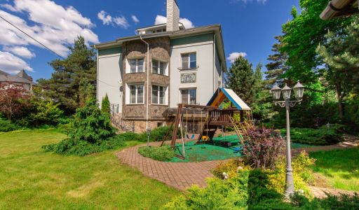 Дом с отделкой в КП Береста