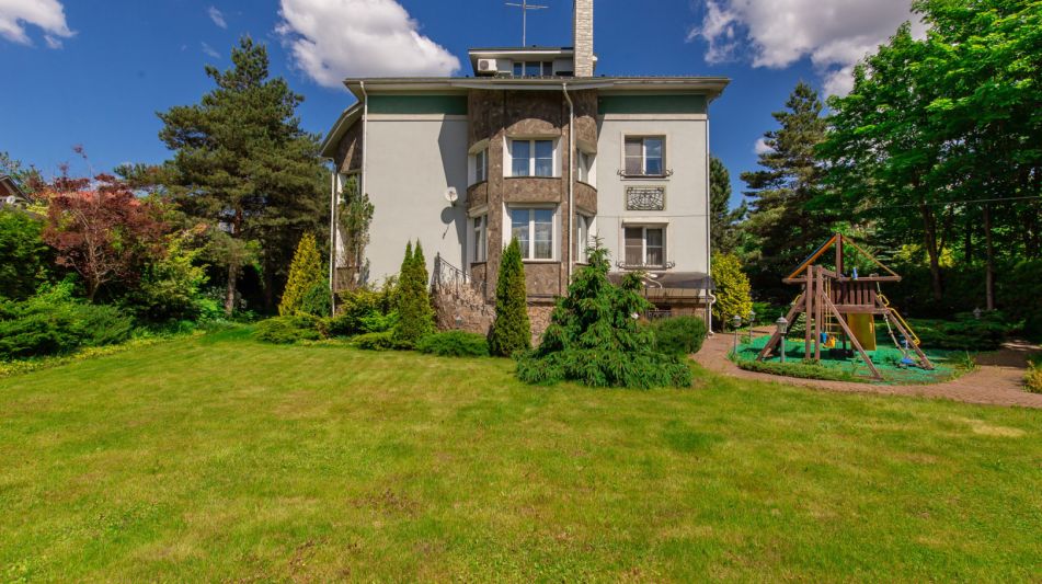 Дом с отделкой в КП Береста