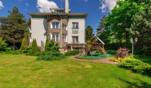 Дом с отделкой в КП Береста