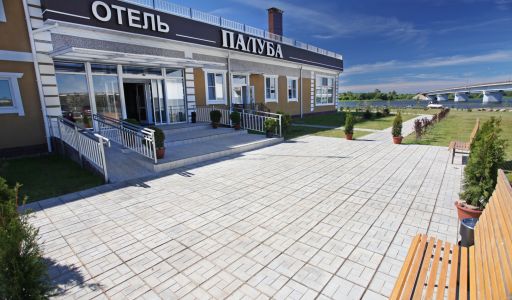 Парк-отель на берегу Волги