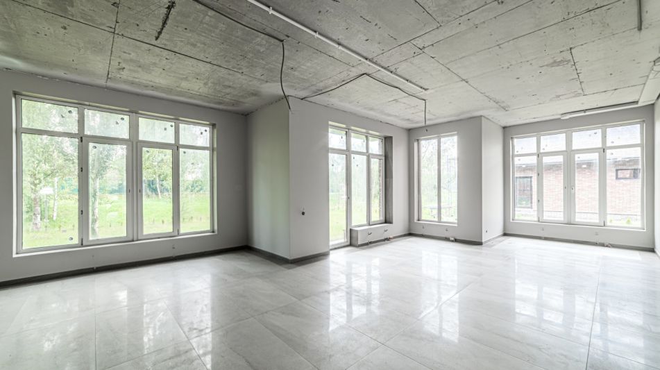 Дом на берегу в п. Вешки