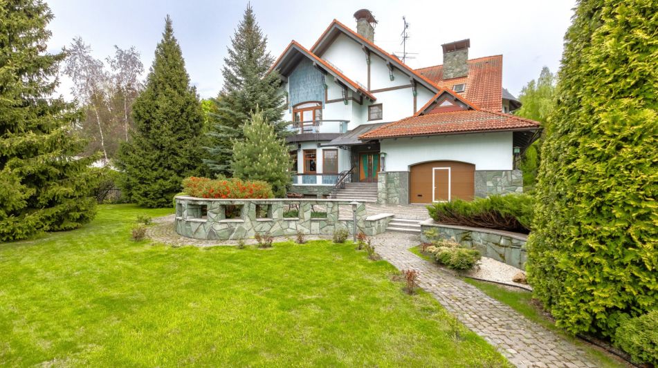 Авторская резиденция у леса