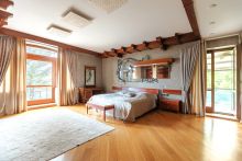 Авторская резиденция у леса